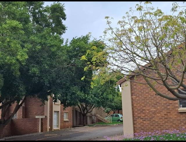 2 BEDROOM PROPERTY TO RENT IN MOOIKLOOF RIDGE ESTATE